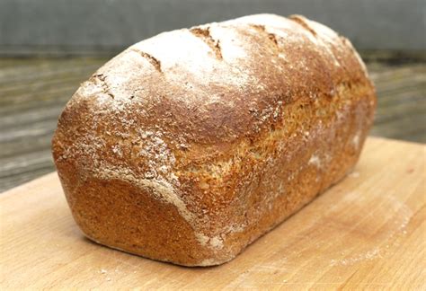 Simple Wholemeal Loaf - thelittleloaf