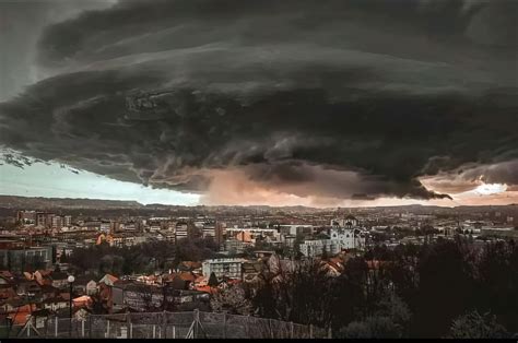 Торнадо и потоп, земетресения и взрив на метеор: 2023-а подлуди България, какво се случва ...