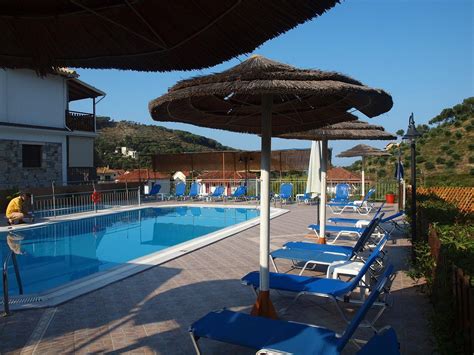 Lambrini Studios Pool: Pictures & Reviews - Tripadvisor