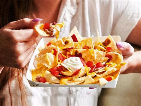 Taco Bell Tests New $2 Nachos - Chew Boom