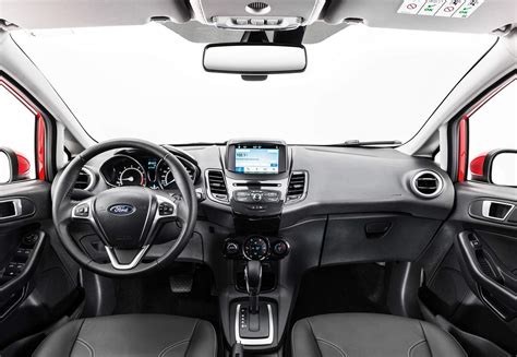 Ford Fiesta Titanium 2018 Interior - Debora Milke