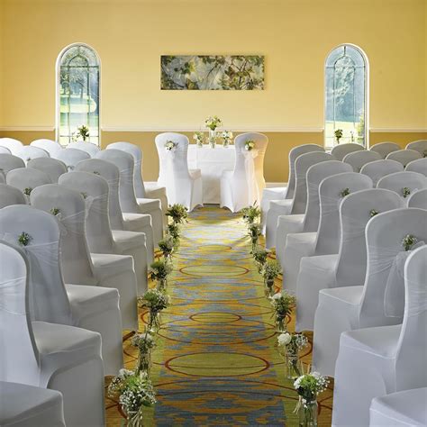 Meon Valley is a gorgeous wedding venue in Southampton. Check it out ...