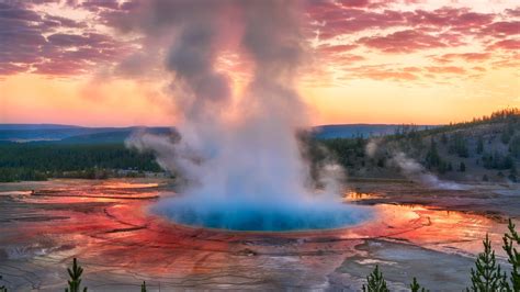 The Ultimate Yellowstone National Park Travel Guide