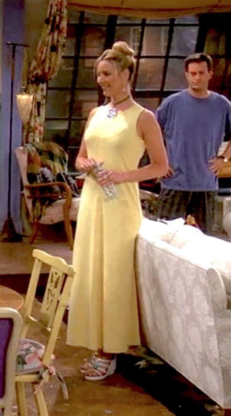 656 Outfits Phoebe Buffay Wore On 'Friends' | Fashion Paradoxes Famous Outfits, Old Outfits, Tv ...