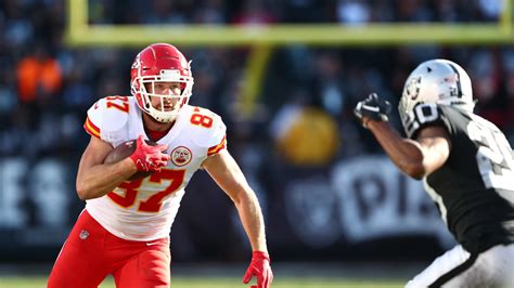 Chiefs vs. Raiders: Travis Kelce Highlights