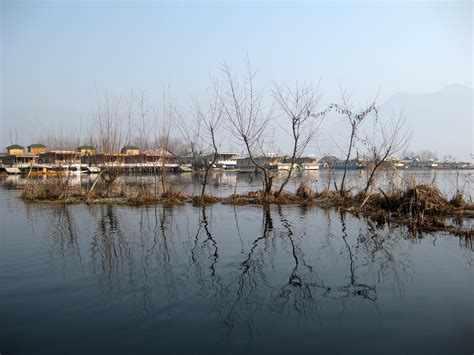 A Kashmiri Photo Story (8): Visiting Srinagar's Dal Lake in Winter ...