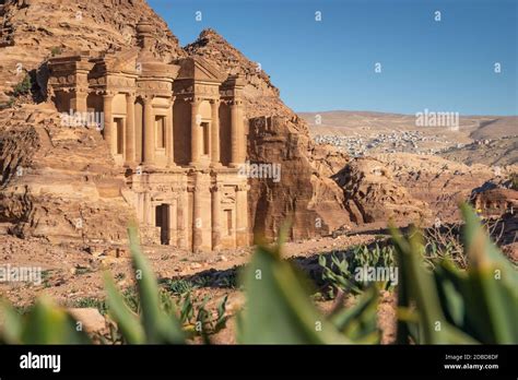 El deir petra hi-res stock photography and images - Alamy