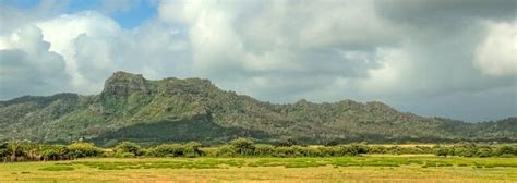 Nounou Mountain, Kauai's Sleeping Giant - Go Visit Hawaii