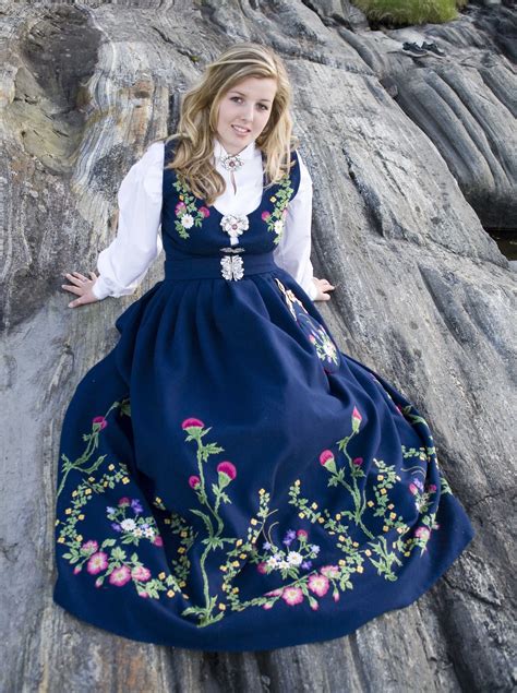 Scandinavian costume, Norwegian clothing, Swedish dress