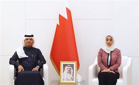 Tourism Minister receives stc Bahrain officials