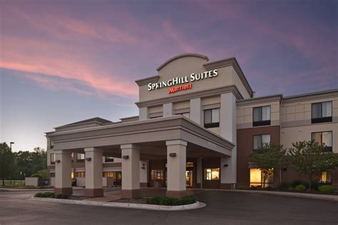 Hotel in Lansing, Michigan with Indoor Pool | SpringHill Suites Lansing