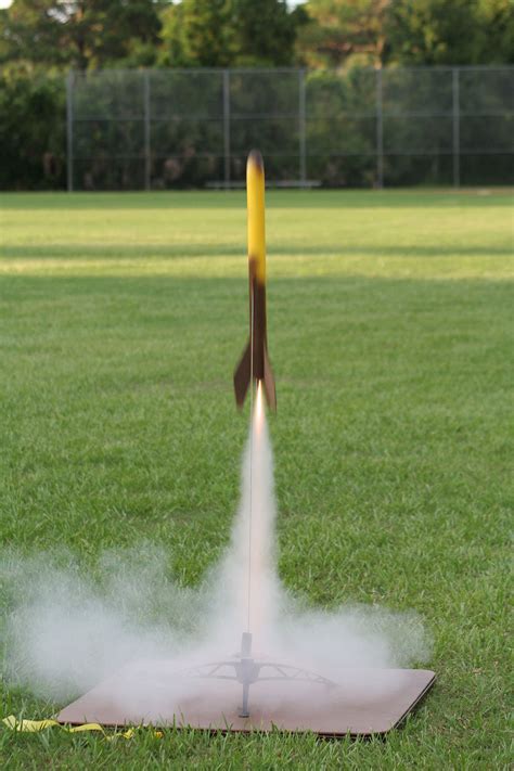 Model rocket - Simple English Wikipedia, the free encyclopedia