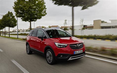 Comparison - Vauxhall Crossland X 2017 - vs - Vauxhall Mokka 1.7 CDTi ...