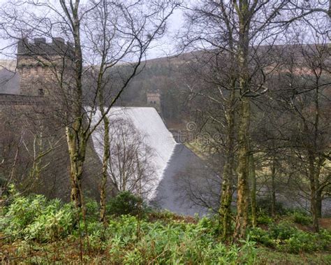 Ladybower Reservoir Bell Mouth Overflow Stock Image - Image of hole ...