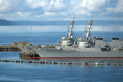 Navy plans frigate shuffle to increase military ships in Everett ...