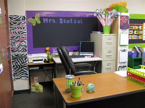 Pin by Suzanne Stelzel on Classroom Design Ideas | Classroom design, Classroom decor middle ...