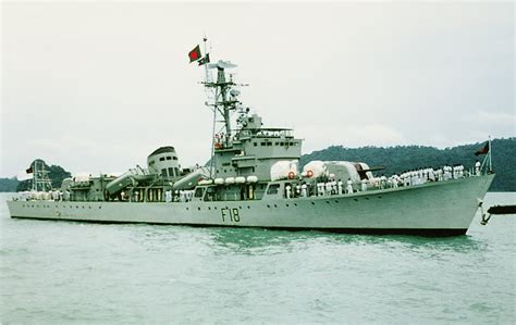 Bangladesh military: Bangladesh Navy Pics