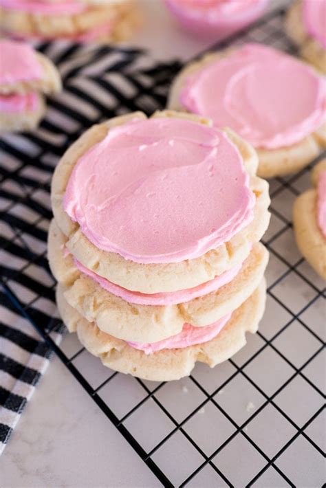 Copycat Crumbl Chilled Sugar Cookies - Cooking With Karli