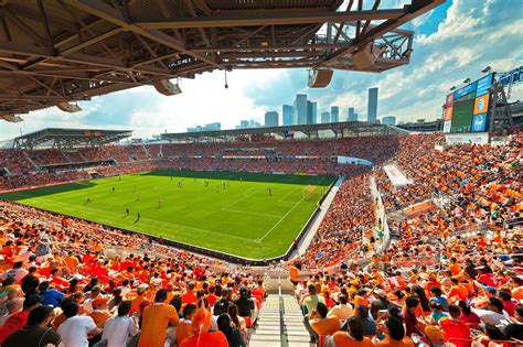 Score the Best Experiences Near These 6 U.S. Soccer Stadiums - Trazee ...