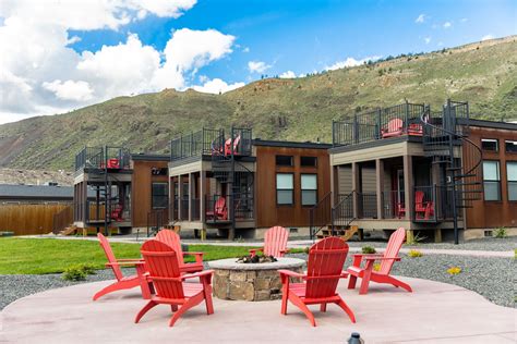 Explorer Cabins at Ridgeline Hotel in Gardiner, Montana - Yellowstone National Park