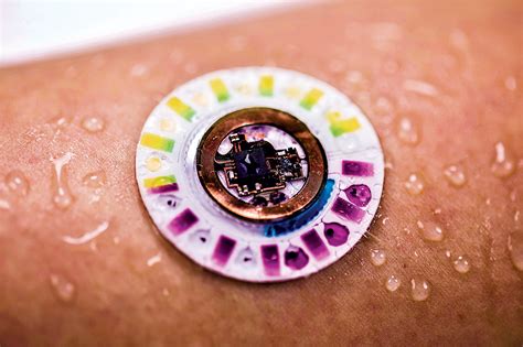 Wearable sensor monitors biomarkers without needing a battery