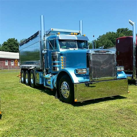 Semitrckn — Peterbilt custom 379 tri axle dump