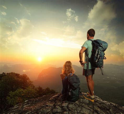 Peak couple watching the sunrise HD picture free download