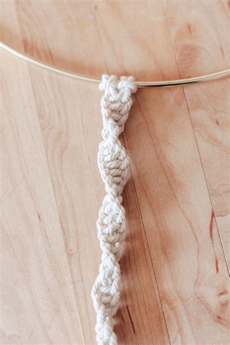 Learn the basic macrame knots with this step by step guide! Includes ...