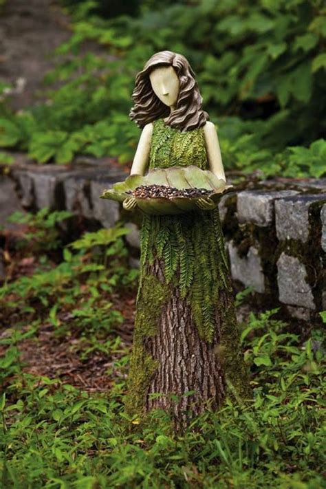 10 Amazing Tree Stump Ideas for the Garden | Balcony Garden Web