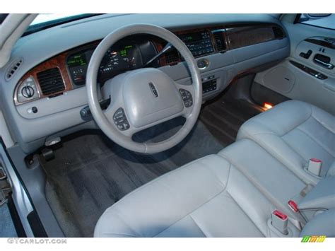 1998 Lincoln Town Car Cartier interior Photo #47455537 | GTCarLot.com