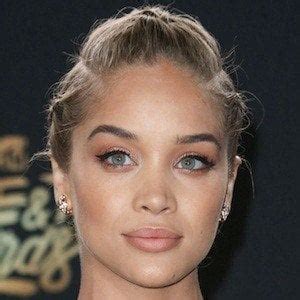 Jasmine Sanders - Age, Family, Bio | Famous Birthdays