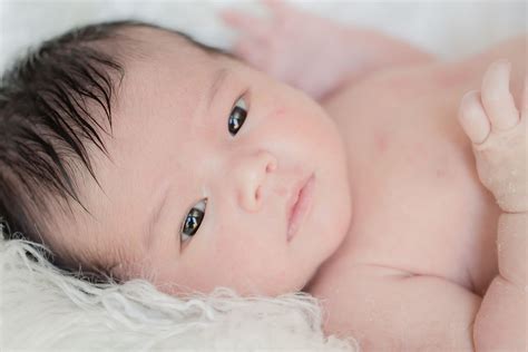 3 Easy Newborn Photography Poses To Try On Your Next Session