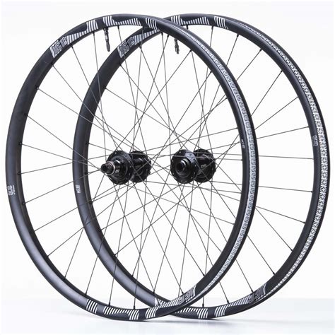 Tested: The Best Carbon Mountain Bike Wheels - BikeMag