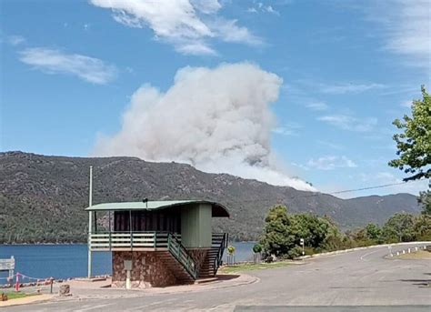 Bellfield blaze threatens Halls Gap and Pomonal residents | The ...