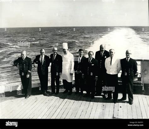 Ihre erste transatlantische reise -Fotos und -Bildmaterial in hoher ...