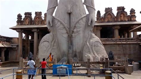 The statue of Gommateshwara Bahubali at Shravanabelagola - YouTube