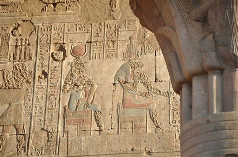 godess isis, embossed, concrete, wall, egypt, temple, hieroglyphs, pharaoh | Piqsels