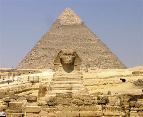 File:Giza Plateau - Great Sphinx with Pyramid of Khafre in background ...