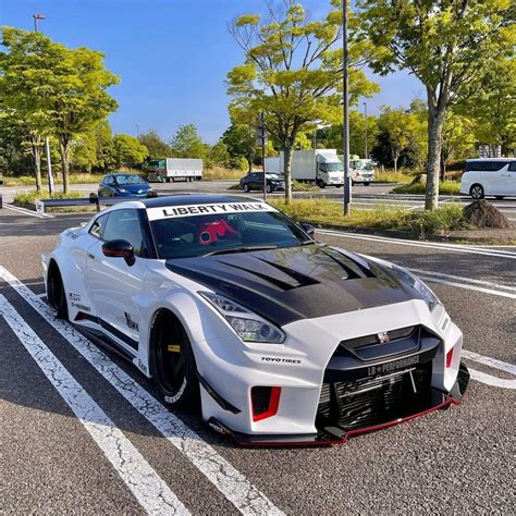 Nissan Skyline R35 Body Kit