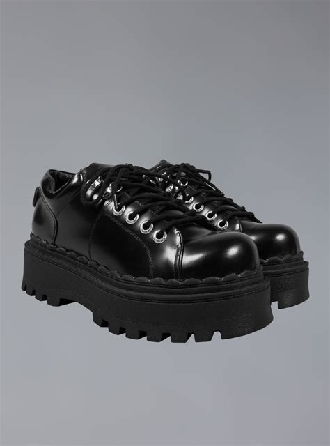 Low Top Leather Chunky Platform Boot in Black | UNIF