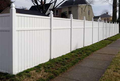 What is Vinyl Fencing? - Fence Company - Triple J Fencing LLC Fencing Types