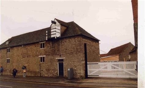 File:Oundle Smiths 2.jpg - Brewery History Society Wiki