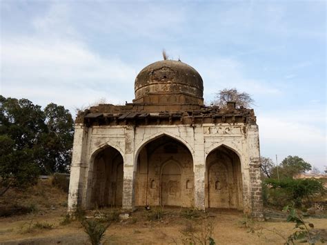 Chand Bibi Tomb in Ahmednagar | The journey of a thousand miles begins with one step