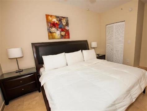 Budget Hotel in Miami (FL) : Fortune House Hotel Suites Miami (FL ...