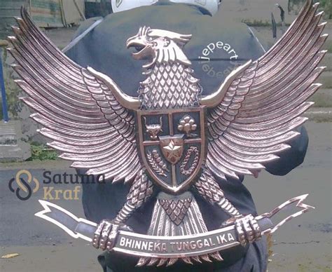 Detail Kaligrafi Burung Garuda Koleksi Nomer 19