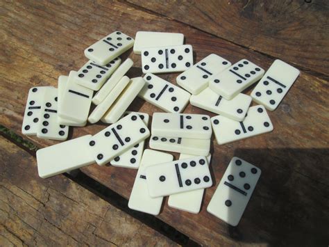 Domino, Small Domino, Domino Game Pieces, Vintage Game, Vintage Dominoes Set, White Domino ...