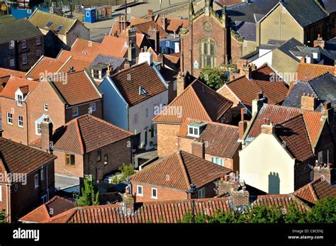 Scarborough old town hi-res stock photography and images - Alamy