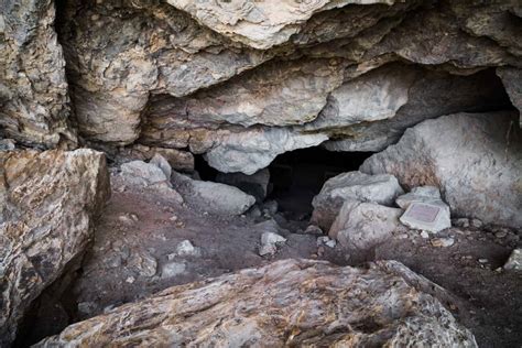 Lovelock Cave - Discover How to Visit and Its Mysteries Past - A-Z Animals