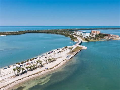 10 Pros and Cons of Living in Palm Harbor, FL - Updated 2025