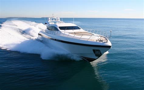 Top 10 Yachts To Charter in Malta – Motor vs Sailing Yachts